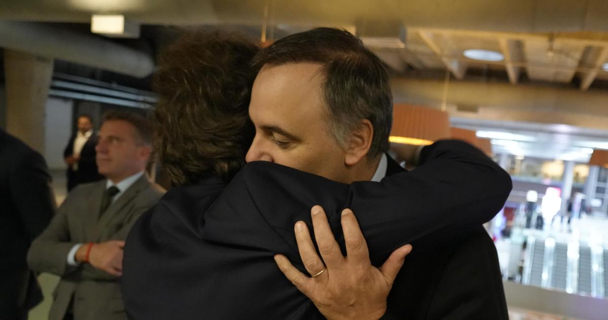 Milei volvió a defender a Adorni tras su renuncia