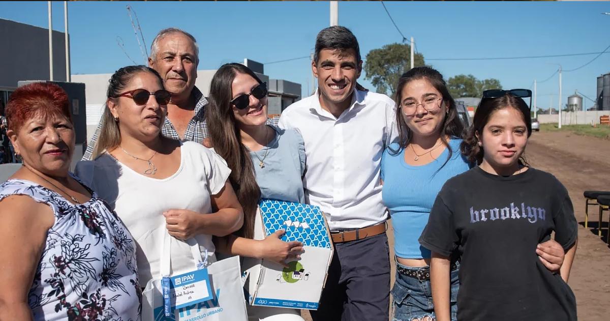 Feito inscribió un partido en la justicia electoral �Habr� candidatos por fuera del PJ