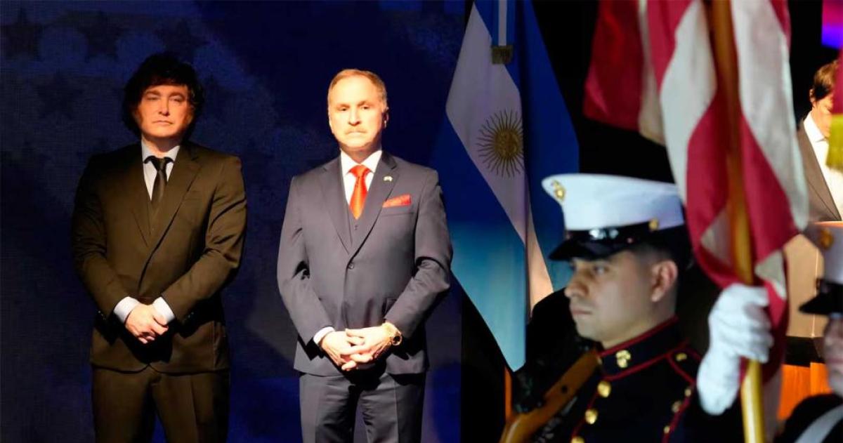 Javier Milei participó de la recepción organizada por la Embajada de Estados Unidos en Buenos Aires en un gesto de respaldo a la relación bilateral mientras sigue sin definirse su viaje a Washington para los festejos del 4 de julio