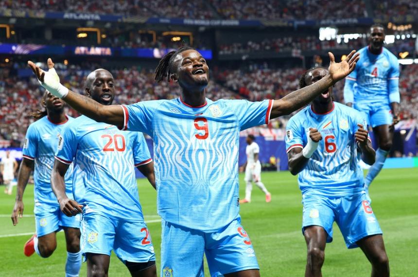 Congo le ganó a Inglaterra desde los 7 minutos del primer tiempo El empate llegó a los 30 del segundo