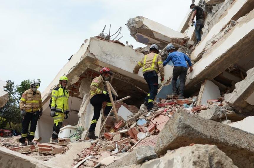 Sube a 2295 la cifra de personas fallecidas por los terremotos