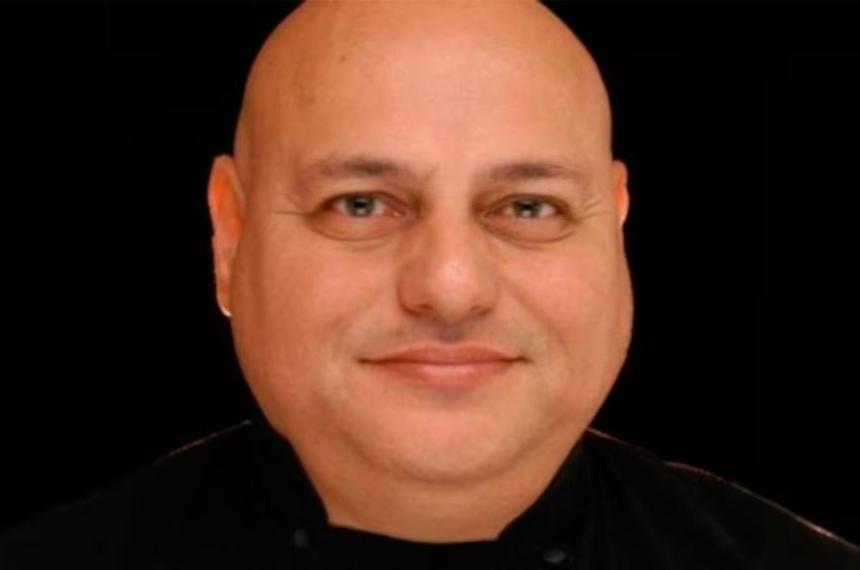 Santiago Ríos desarrolló una destacada trayectoria de m�s de 40 años en el teatro el cine y la televisión convirtiéndose en un actor muy reconocido por el p�blico argentino