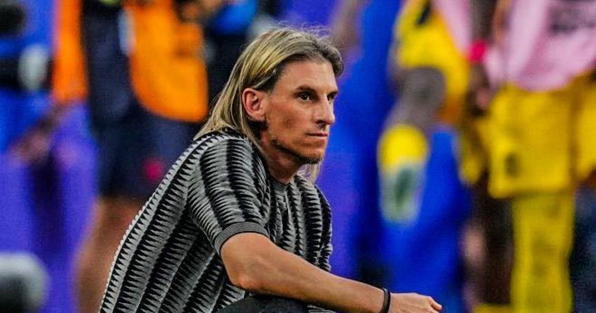 El técnico argentino finalizó su vínculo con la Federación ecuatoriana