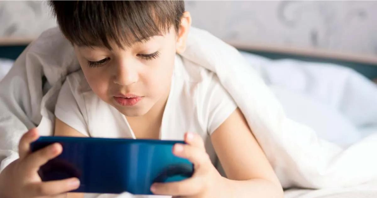 El cerebro infantil es vulnerable a los vídeos cortos debido a que se encuentra en una etapa crítica para la neuroplasticidad