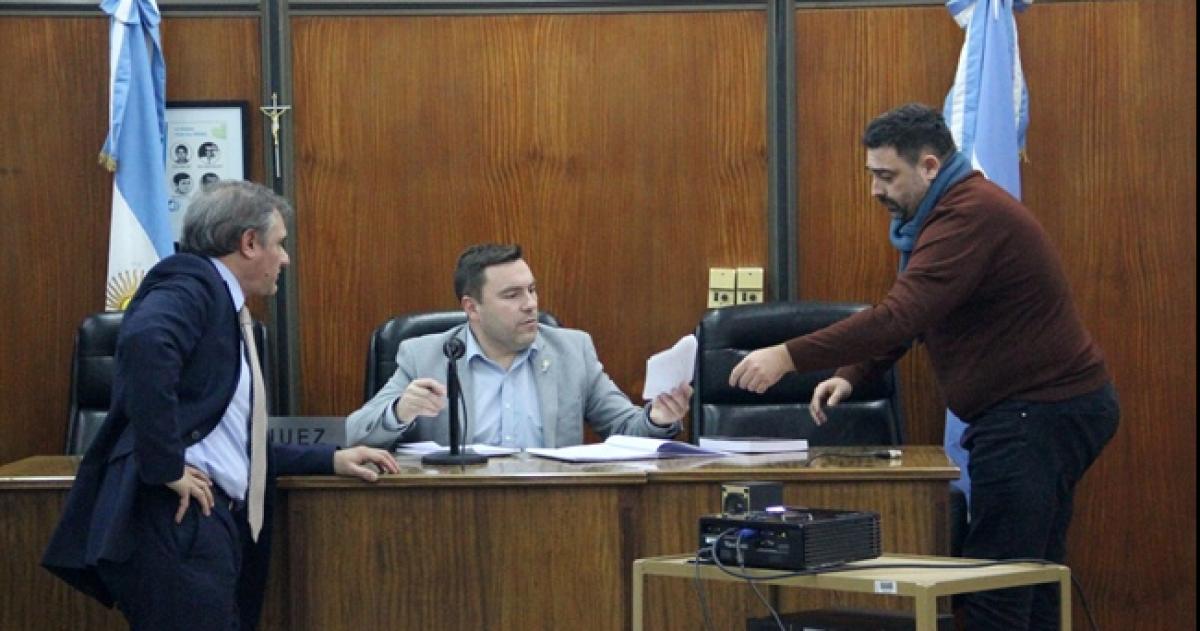 El defensor Costantino el juez Gilardenghi y el fiscal Pellegrino participaron de la audiencia
