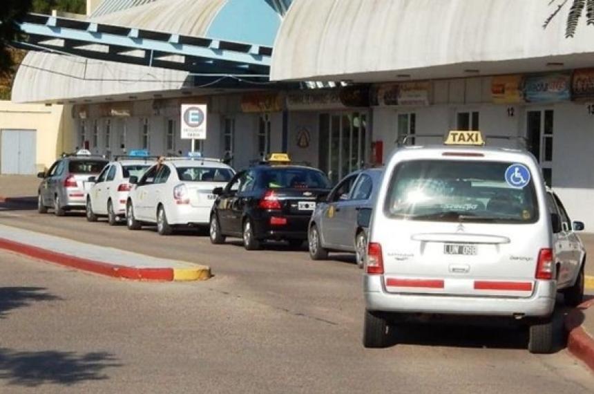 La decisión se tomó en la mesa de trabajo que integran taxistas concejales y representantes del Ejecutivo piquense