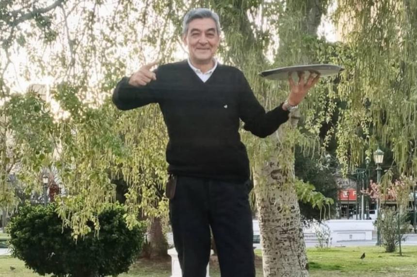 Horacio Tito García histórico mozo de la confitería La Capital