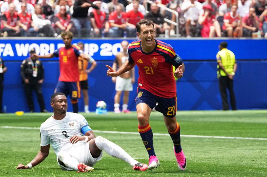 Oyarz�bal fue el goleador de la Roja en Los Angeles