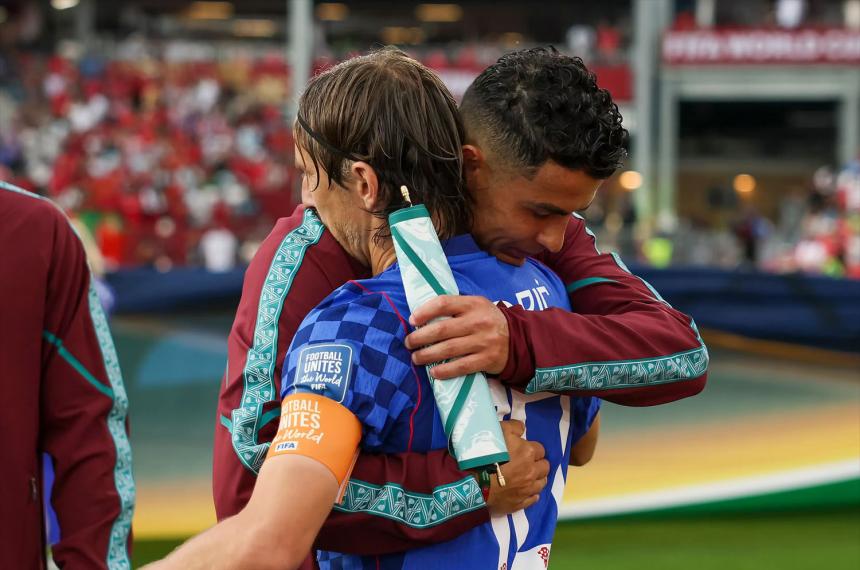 Cristiano Ronaldo y Modric se enfrentan en un duelo de leyendas