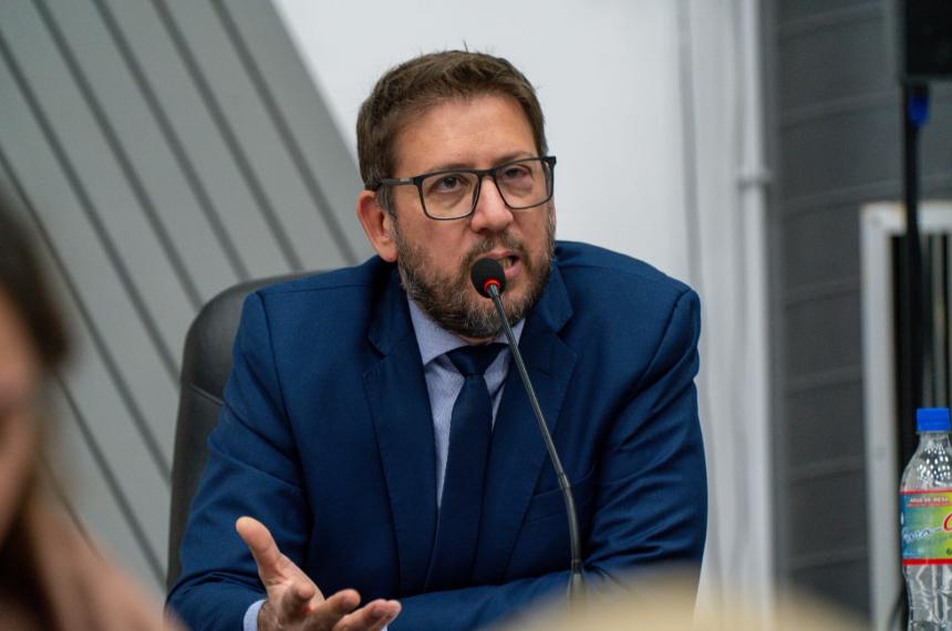 El diputado Pérez Araujo defendió la creación de los municipios de Quetrequén y Speluzzi y anunció un proyecto para eliminar las comisiones de fomento y extender la autonomía municipal a todas las localidades de La Pampa