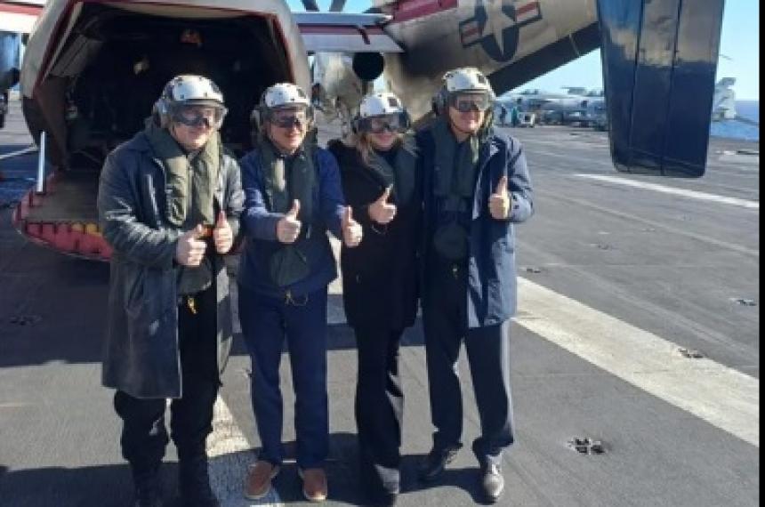 El presidente Javier Milei en el portaaviones norteamericano