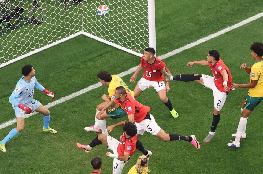 Australia y Egipto se enfrentan por los 16avos de final