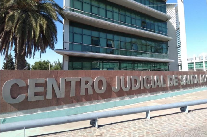 La mujer fue condenada como autora de los delitos de lesiones leves agravadas por el vínculo