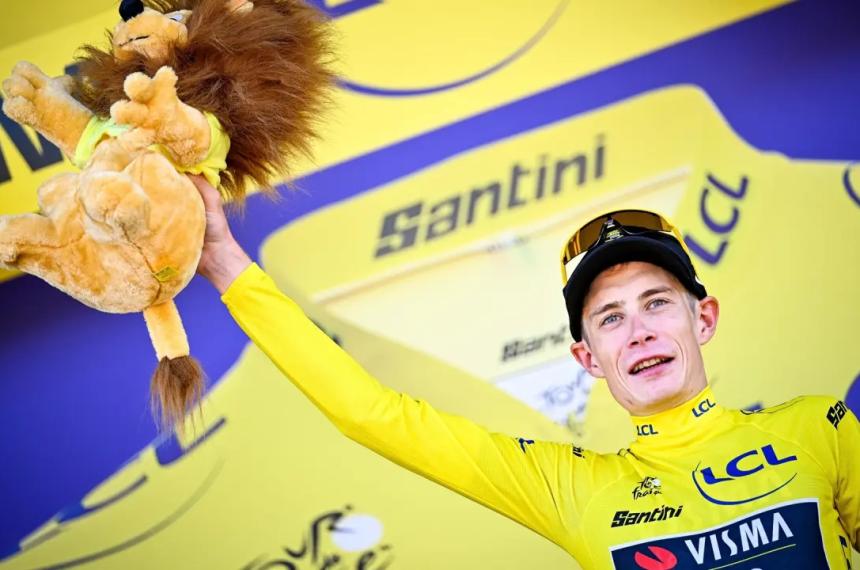 Vingegaard se vistió de amarillo el primer día