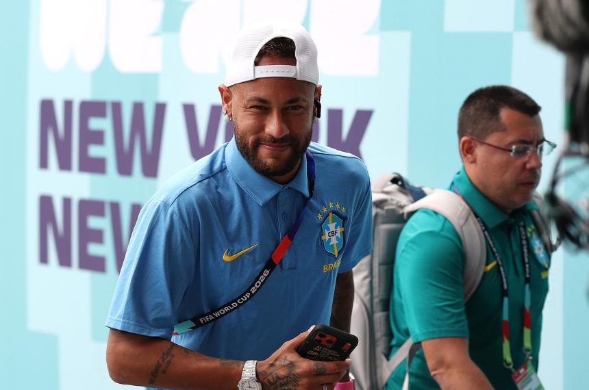 Neymar esperar� su oportunidad en el banco de suplentes