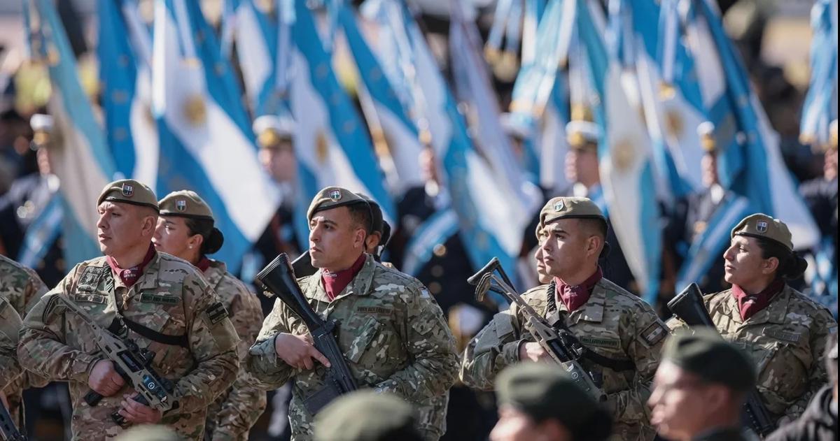 La medida alcanza tanto al personal militar como al civil