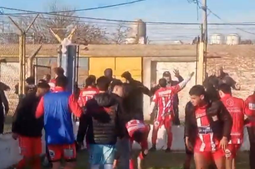  El �rbitro Lautaro Martínez suspendió el partido