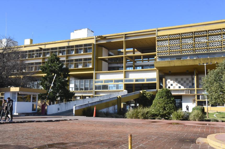 En junio se registró una caída interanual real del 85-en-porciento- en los fondos recibidos