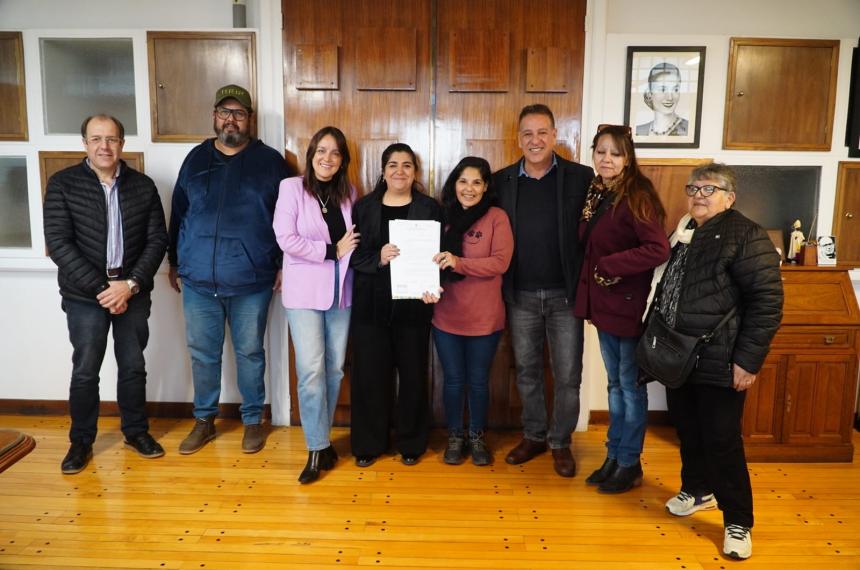 La cooperativa Corazón de mujer recibió la matrícula Se dedicar�n al cuidado de niños