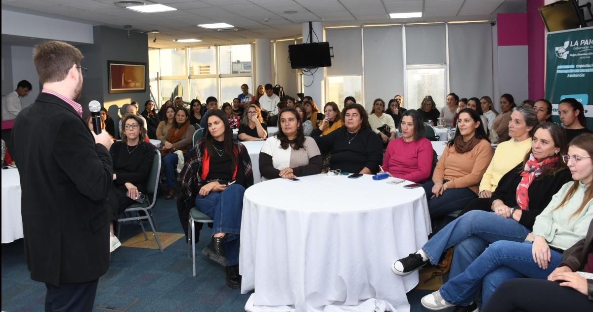 El encuentro en el que disertó Andrés Kohan