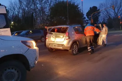 El auto fue embestido desde atrÃs por la camioneta