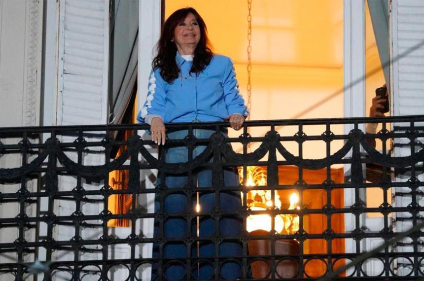 La ANSES restablecer� de manera provisoria la pensión por viudez de Cristina Kirchner aunque el Gobierno aplicar� descuentos mensuales superiores a los 3 millones mientras contin�a la disputa judicial