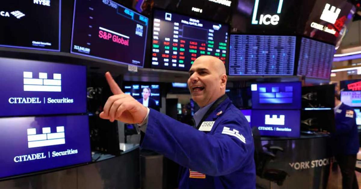 Los activos argentinos tuvieron una jornada positiva en Wall Street- las acciones bancarias lideraron las ganancias y el riesgo país cayó a 402 puntos b�sicos el nivel m�s bajo desde abril de 2018