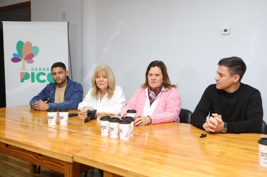 La intendenta Alonso encabezó el anuncio junto al secretario Echeveste