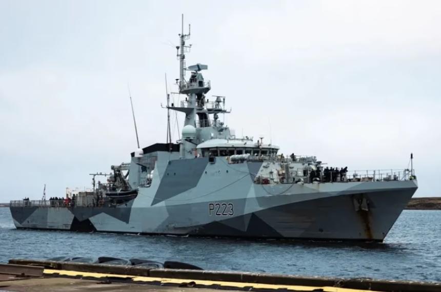 El secretario Andrés Dachary denunció que el HMS Medway operó en aguas de jurisdicción nacional y vinculó el hecho al nuevo ajedrez geopolítico global