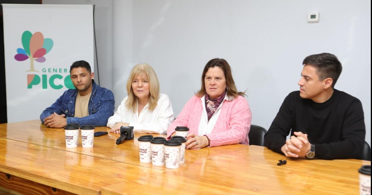 La intendenta Alonso encabezó el anuncio junto al secretario Echeveste
