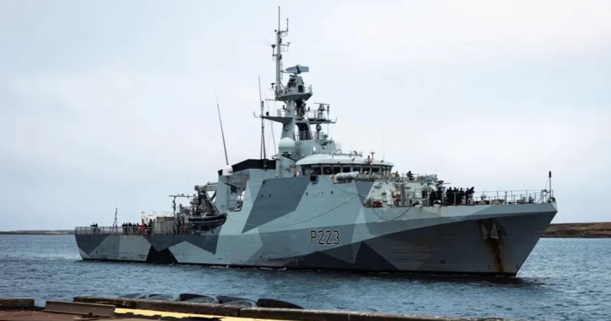 El secretario Andrés Dachary denunció que el HMS Medway operó en aguas de jurisdicción nacional y vinculó el hecho al nuevo ajedrez geopolítico global
