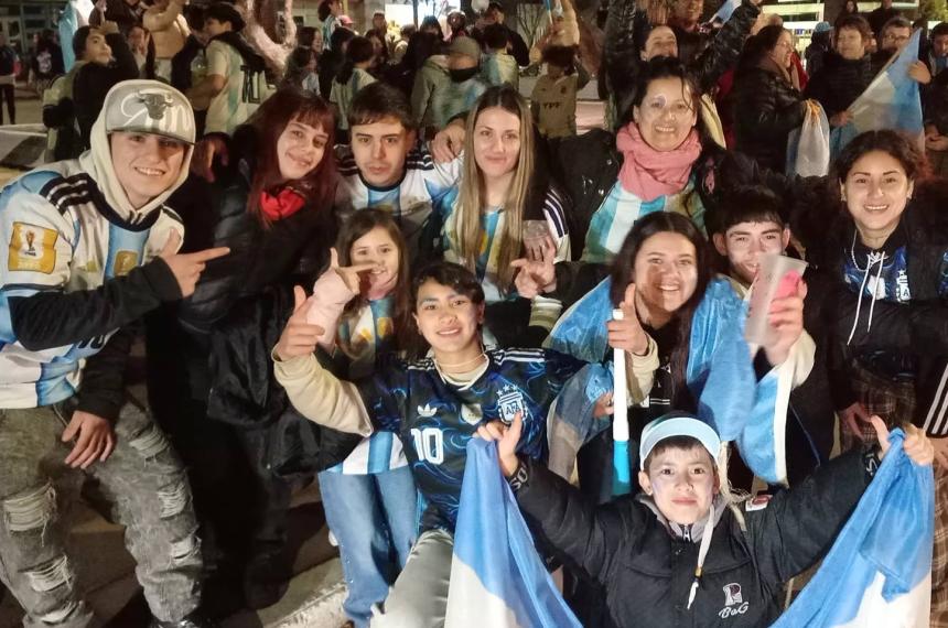 Cientos de pampeanos y pampeanas se movilizaron este domingo por la madrugada