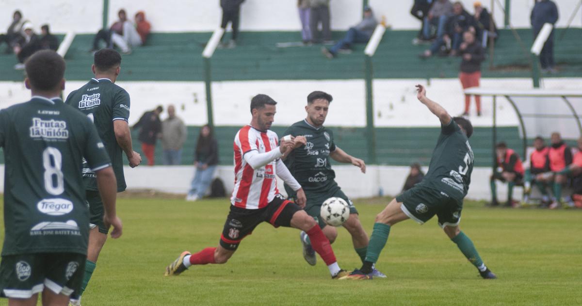 Ferro se quedó con el cl�sico y quedó como líder del Clausura en la LPF
