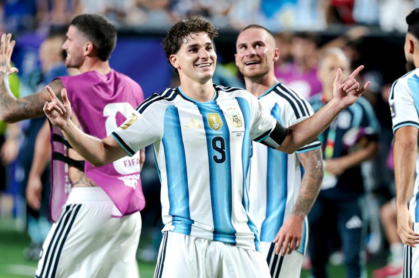 El plantel se prepara para el gran choque con Inglaterra esta tarde
