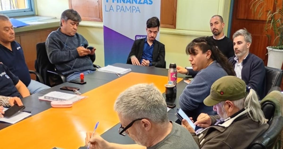 La secretaria general de ATE Roxana Rechimont participó de la paritaria con el Ministerio de Educación