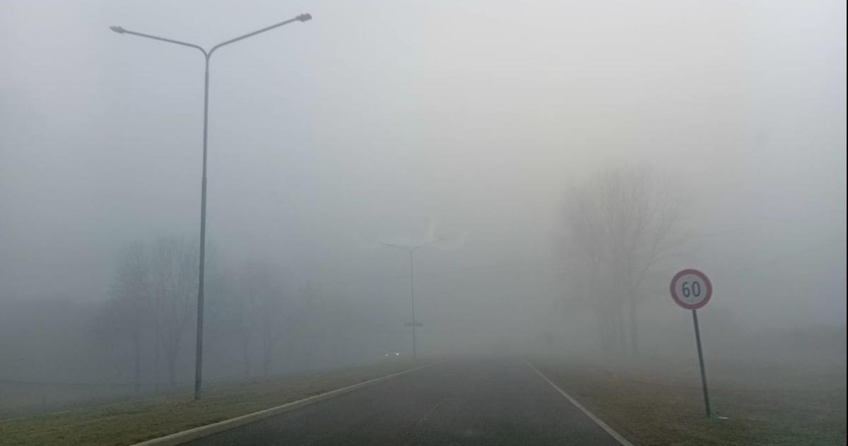 La avenida Perón este miércoles a la mañana con muy poca visibilidad