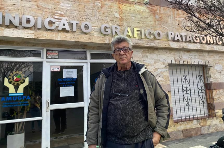 Carlos Garello un afiliado a OSPIDA que fue a buscar respuestas a la asamblea del Sindicato Gr�fico