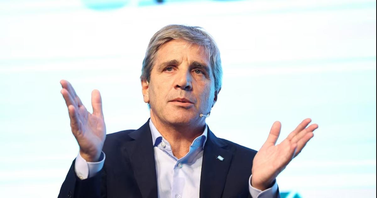 El ministro de Economía Luis Caputo ya consiguió USD 620 millones con el Bonar 2029