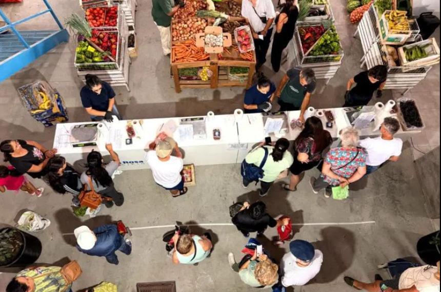 El Mercado Municipal abre en su tradicional espacio de la Ruta 35
