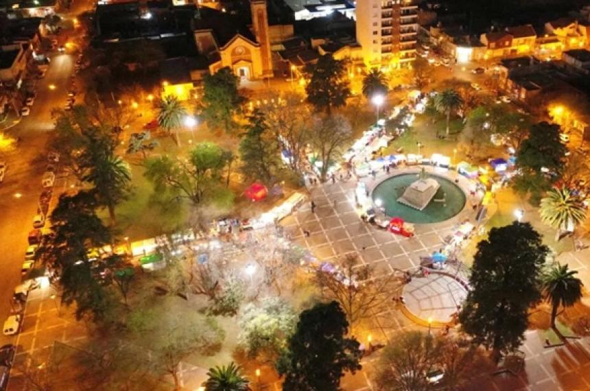 La plaza San Martín es el centro de los festejos en General Pico