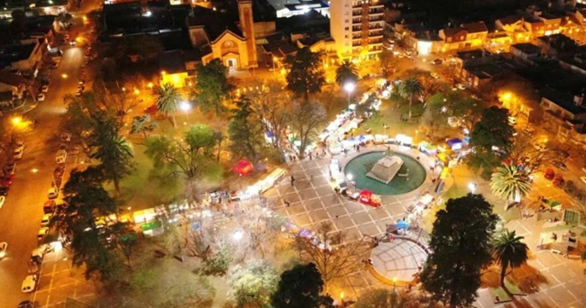 La plaza San Martín es el centro de los festejos en General Pico