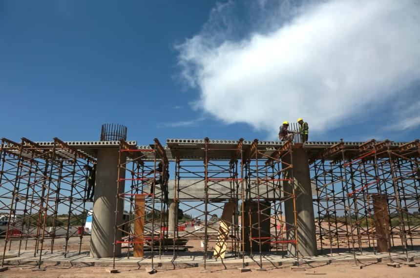 Empresarios y sindicalistas debatieron sobre los planes de infraestructura
