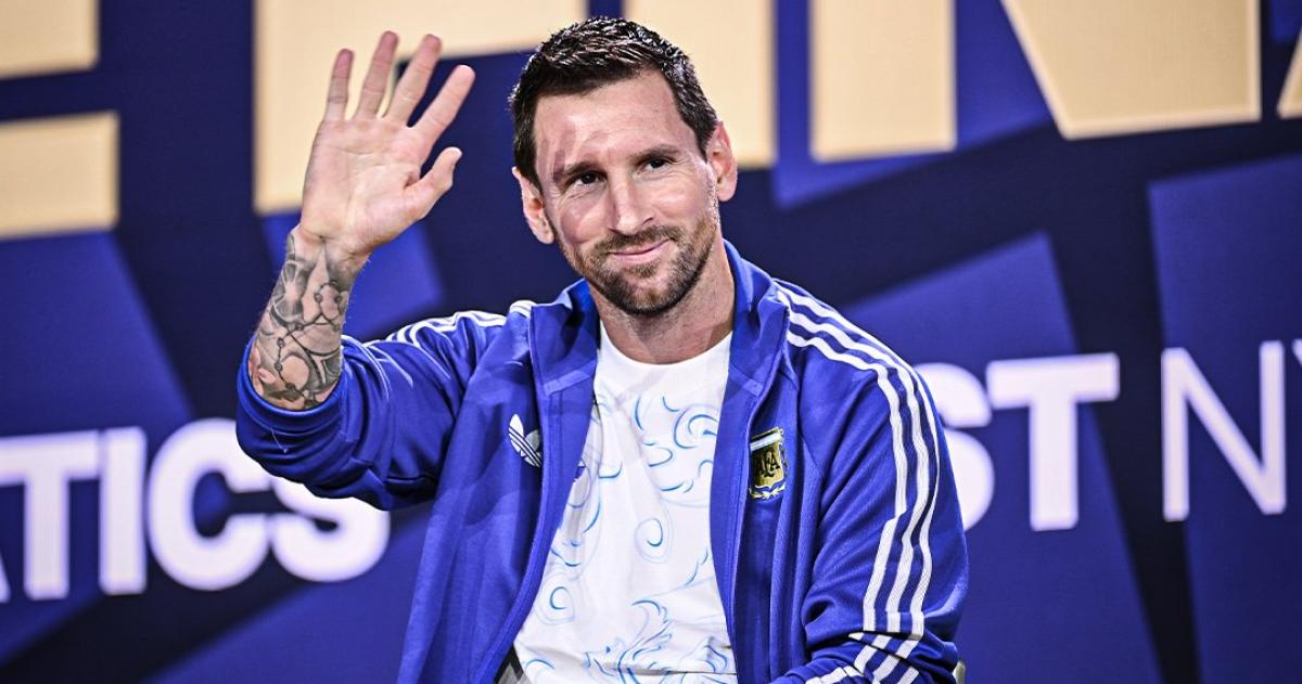 Leo estuvo en una conferencia multitudinaria a dos días de la final