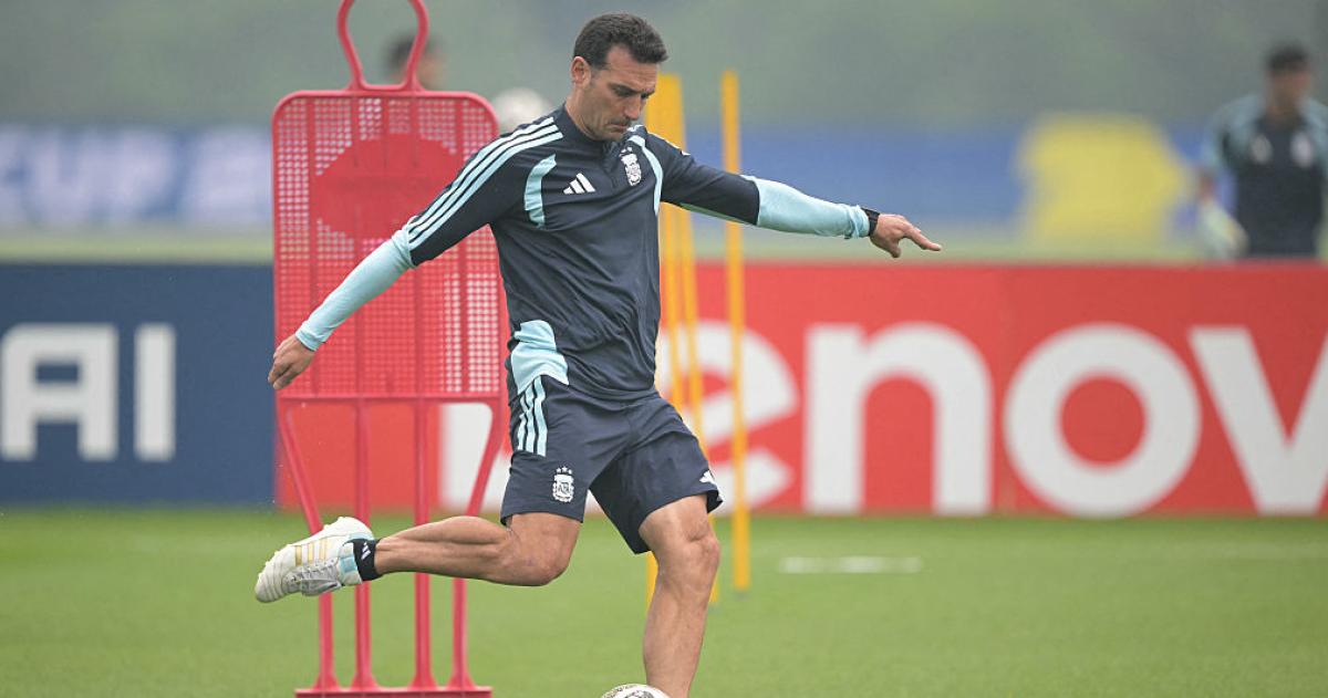 Scaloni durante la �ltima pr�ctica antes de la final