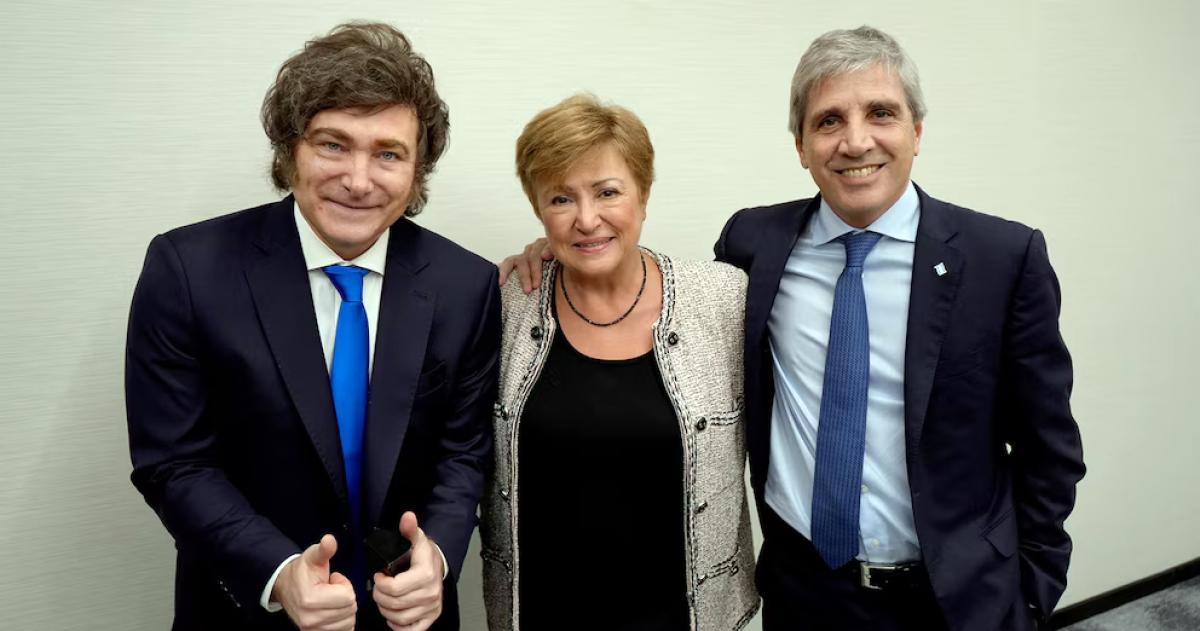 Javier Milei Kristalina Georgieva y Luis Caputo