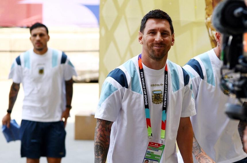 El capit�n argentino durante su llegada al estadio