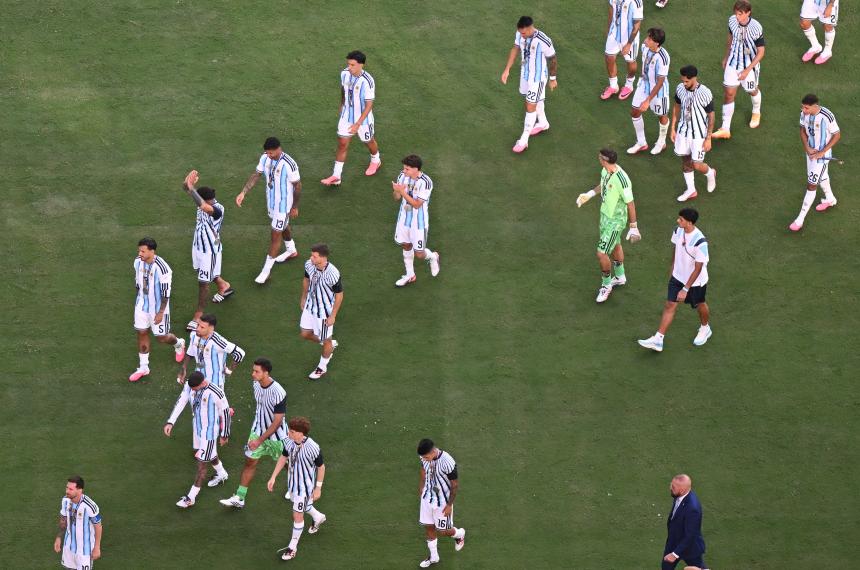 El gobernador Ziliotto felicitó a la Selección