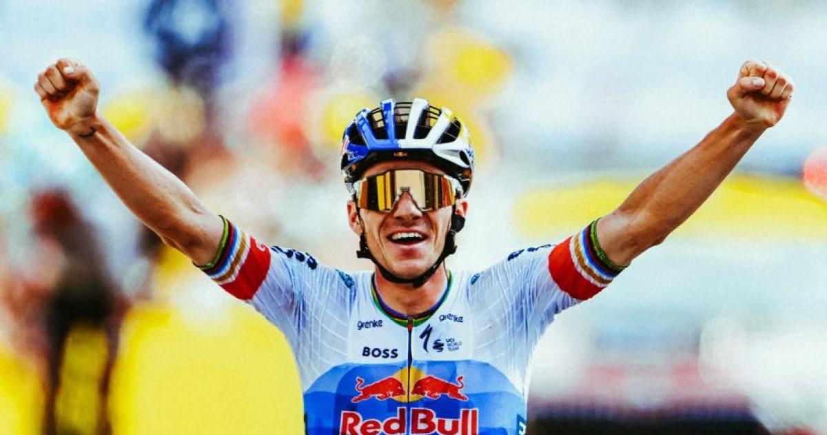 El festejo del ciclista belga tras cruzar primero la meta