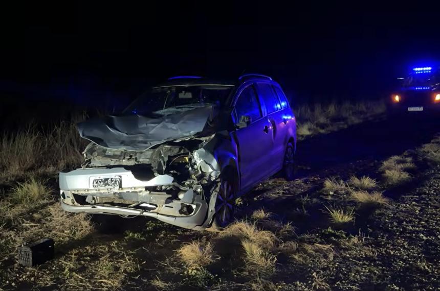 El estado en que quedó el auto evidencia la violencia del impacto