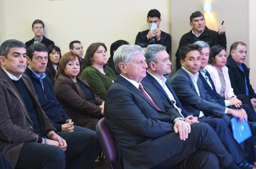 El gobernador hizo anuncios junto a Rojas